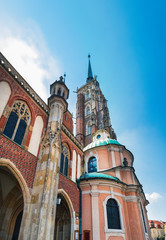 Fototapeta na wymiar Katedra Sw Jana Chrzciciela or Cathedral of St John Baptist in Wroclaw, Poland. View from Katedralna Square.