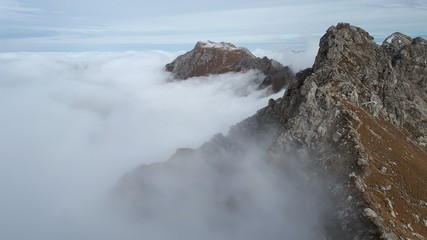 Nebelhorn in herbstlichen Nebel gehüllt