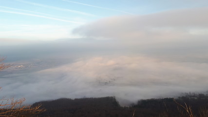 Hebstnebel im Tal am Morgen