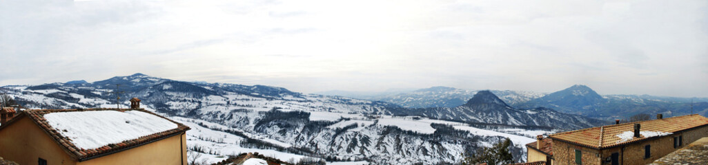 Fototapeta na wymiar Landscape of San Leo hills, Italy