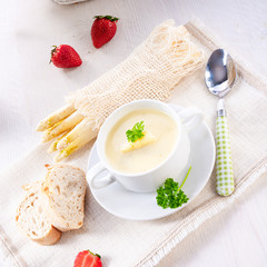 Delicious white asparagus cream soup