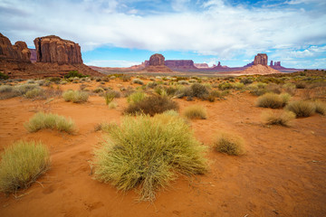 the scenic drive in the monument valley, usa