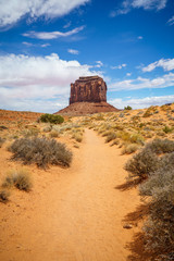 hiking the wildcat trail in the monument valley, usa