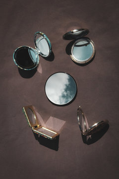 Imagen de mini espejos de bolso con estilo elegante y vintage