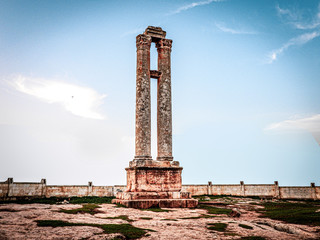 Sarmada Column is made up of four columns, 16 meters high, with crowns
He wrote on one of the two remaining columns, Dedication and History 132-141 AD