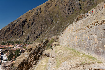 Fototapeta na wymiar Historyczna twierdza Ollantaytambo w Świetej Dolinie Inków