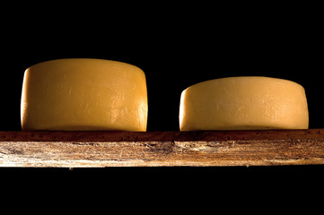 Formaggi di sardegna di varie qualità, pecorini e vaccini