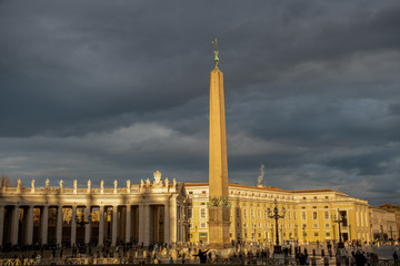 Tuż przed burzą plac świętego Piotra w Rzymie  - obrazy, fototapety, plakaty