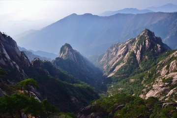 Fototapeta na wymiar 中国の世界遺産　黄山