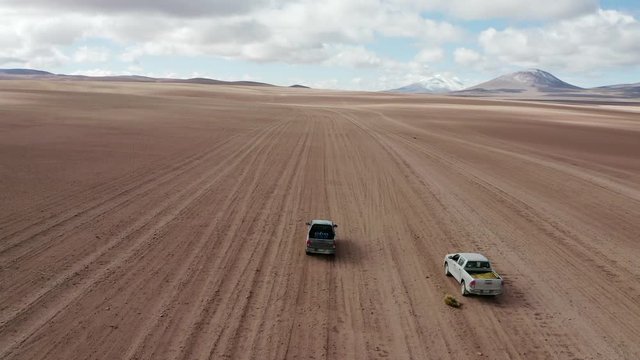 Roadtrip for Altiplano in Bolivia by two Toyota Hilux
