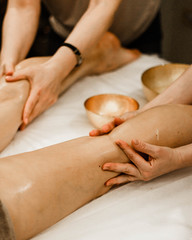 Obraz na płótnie Canvas Hand masseur beauty salon