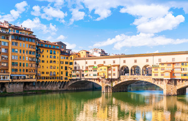 Fototapeta na wymiar The Ponte Vecchio over the Arno River in Florence in Tuscany, Italy