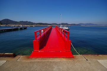 赤い桟橋