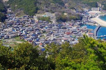 Fototapeta premium 海辺の町並みを俯瞰
