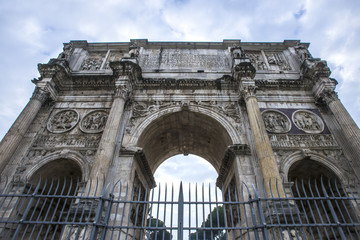 Obraz premium Triumphal arch of Great Constantine in Rome, Italy .