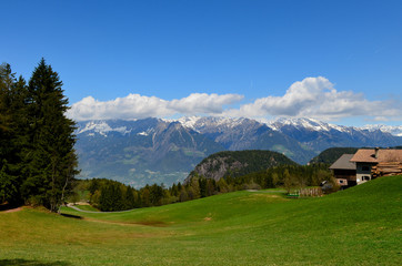 Obraz premium Bauernhof in der Nähe von Meran in Südtirol