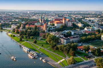 Fototapeta na wymiar Krakow skyline with Wawel Castle