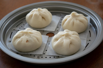 自宅で手作りする肉まん　成型後、蒸す前の肉まん