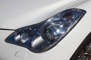 Stylish vehicle headlight