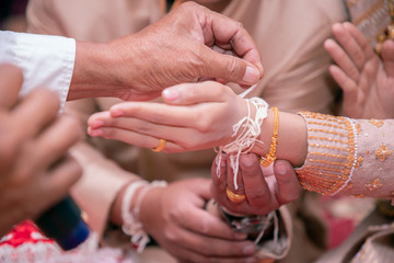 ผูกข้อมือให้เจ้าสาว