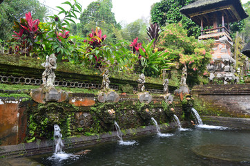 Quellen im pura gunung kawi sebatu tempel bali 
