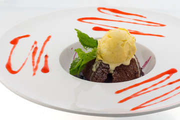 chocolate brownie with ice cream
