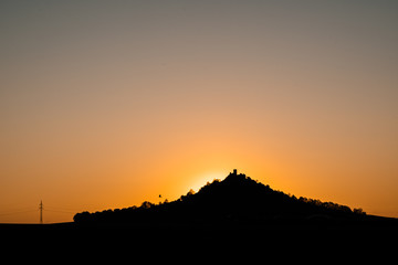 Burgruine Desenberg im Sonnenaufgang
