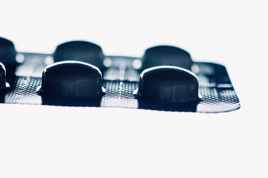 Tabletten packung im Gegenlicht