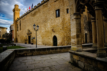 Naklejka premium Spanish tourist destination in Navarra: Olite