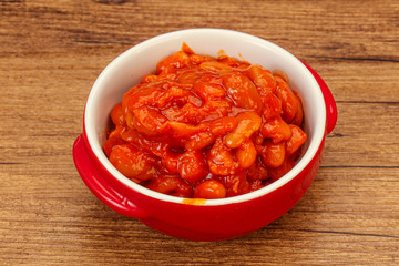 Baked kidney with tomato and pepper
