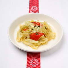 キャベツとトマトの蒸し料理