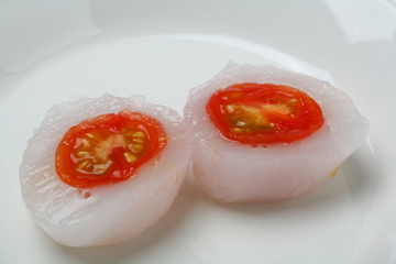 トマト入りのくず饅頭