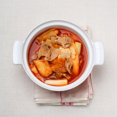 トマト風味のチゲ鍋