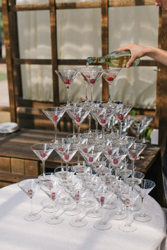 champagne pyramid