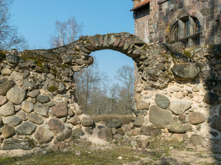 Fototapeta na wymiar old stone circular arch