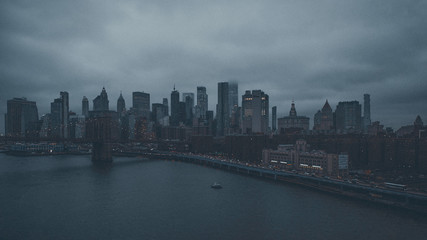 brooklyn bridge and manhattan skyline