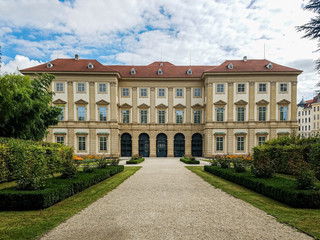 Fototapeta na wymiar the palace in vienna