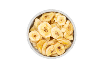 Eine Schale voller getrockneter Bananenstücke