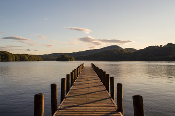 Obraz premium lake district jetty sunset