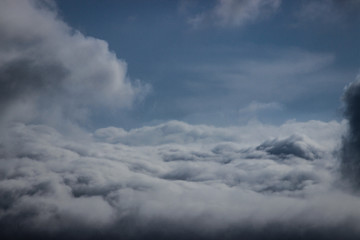 Fototapeta na wymiar Acima das nuvens