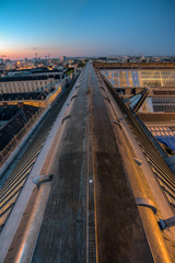vu aérienne au lever du jour sur les toits de la vielle ville de Nantes en France