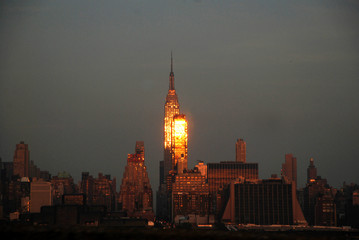 Fototapeta na wymiar Panoramic New York sunset