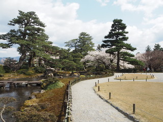 kenrokuen garden in kanazawa