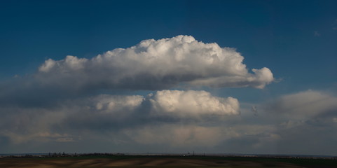 Fototapeta premium Spring Skyline Ultrawide Panorama