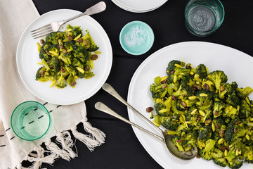 broccoli salad with raisins, almonds and curry dressing 