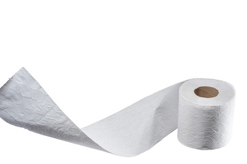 Rollo de papel higiénico con forma de ondas en el papel sobre un fondo blanco