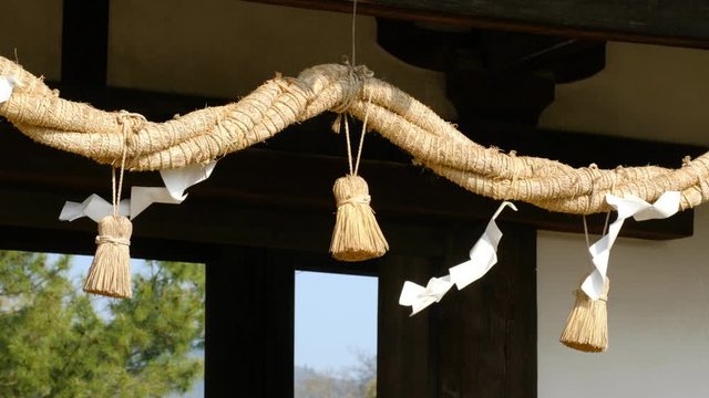 しめ縄　神社　紙垂　しで　フィックス撮影