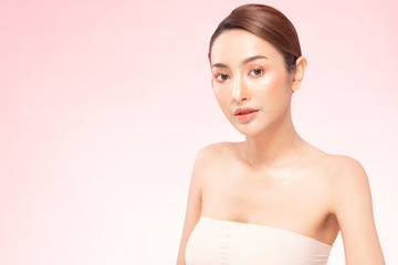 Naklejka premium Beauty asian women portrait face with natural skin and skin care healthy hair and skin close up face beauty portrait.Beauty Concept.