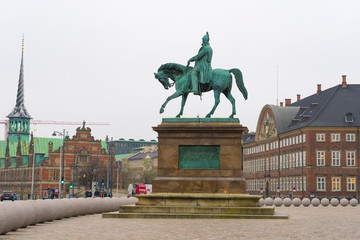 Naklejka premium Equestrian Statue of King Frederik VII on Christiansborg Slotsplads (Castle Square) in Copenhagen, Denmark 