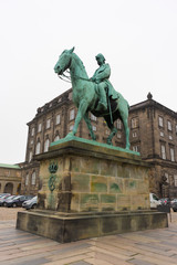 Obraz premium Equestrian statue of Christian IX at Christiansborg Palace ,Copenhagen, Denmark 